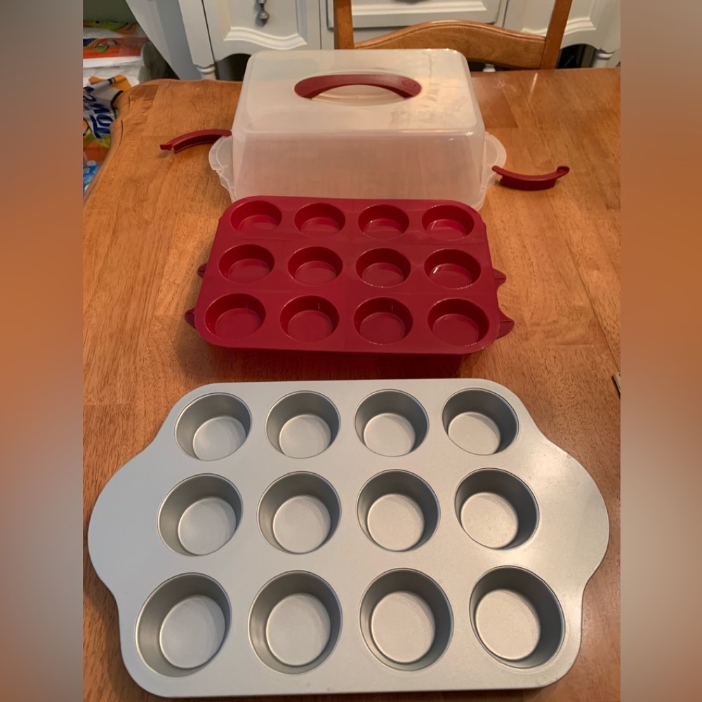 Cupcake carrier